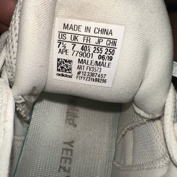 ‼️SALE‼️ Adidas yezzy 500 - Picture 8 of 10